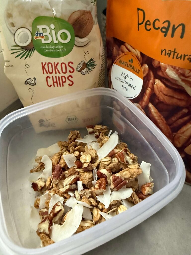 házilag készült pekándiós kókuszos granola