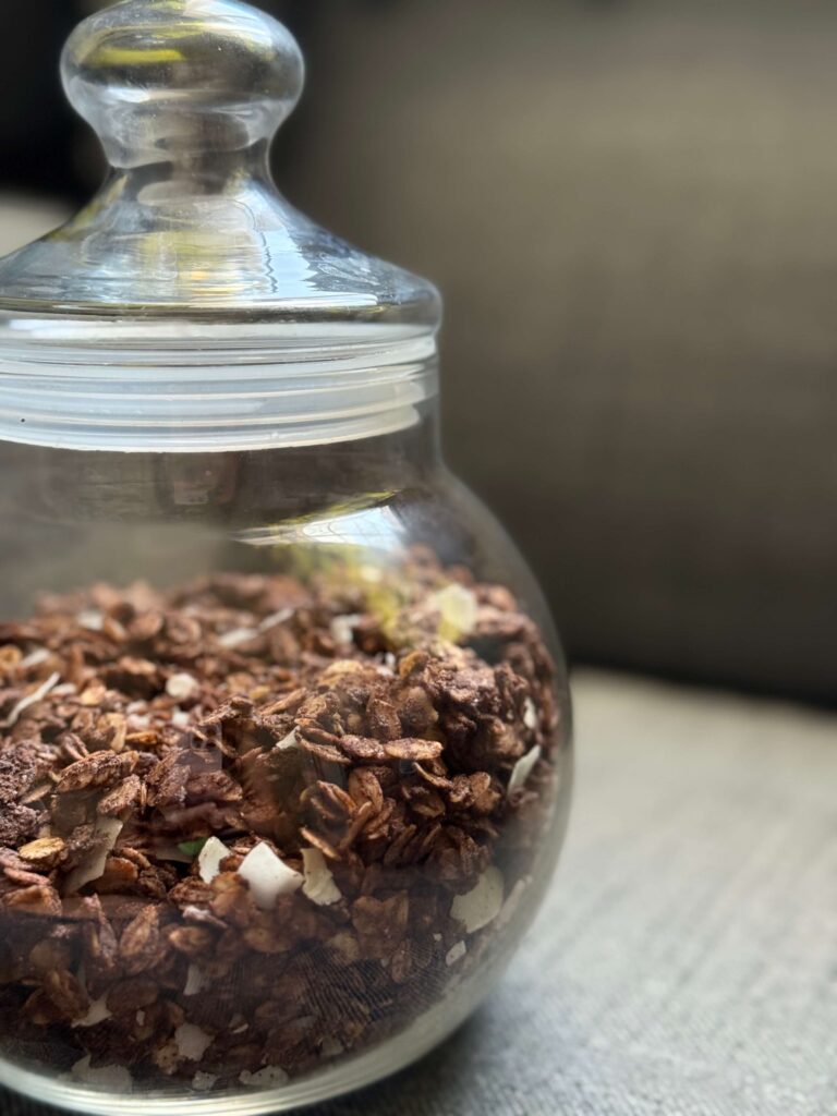 így tárold a csokis granolát