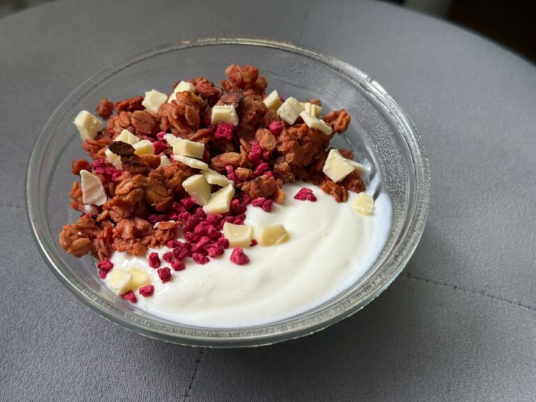 céklás - málnás fehér csokis granola